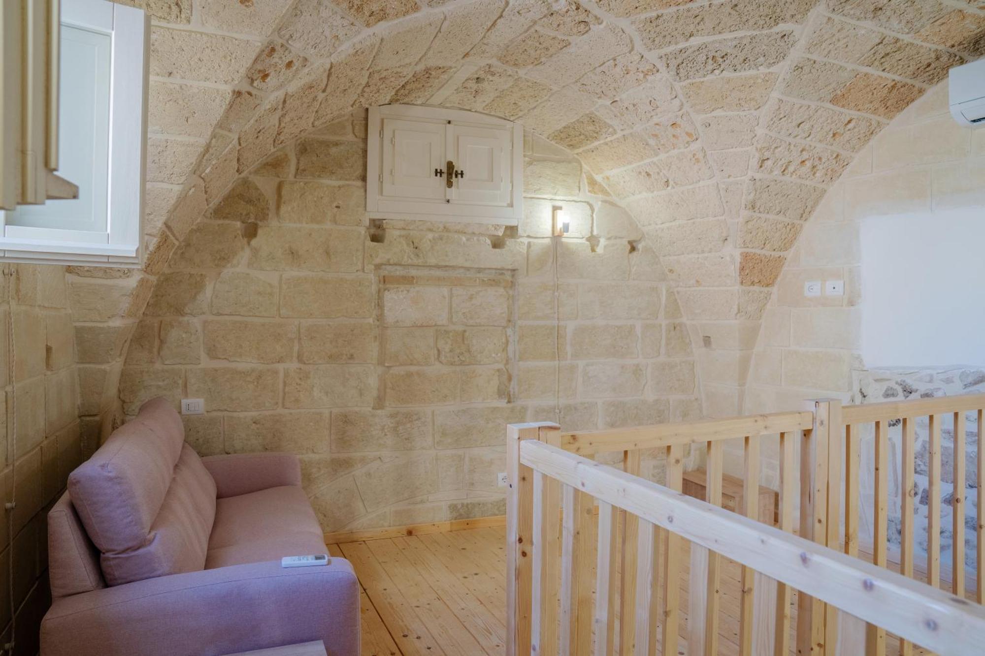 Dimora La Fuga Bed & Breakfast Zollino Bagian luar foto